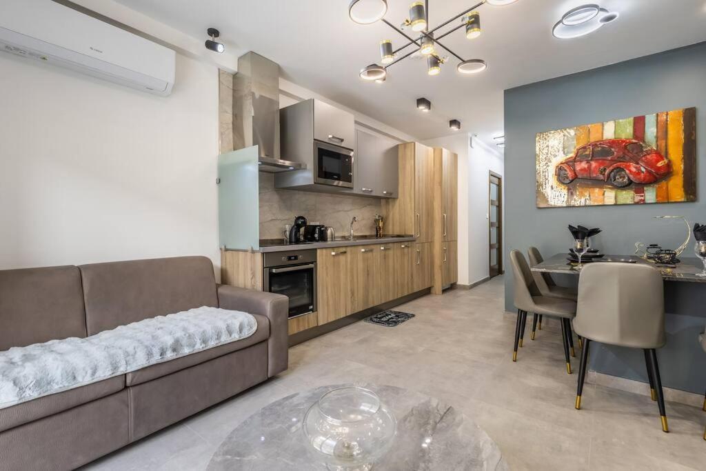 Nocturnal Elegance By Solea Appartement