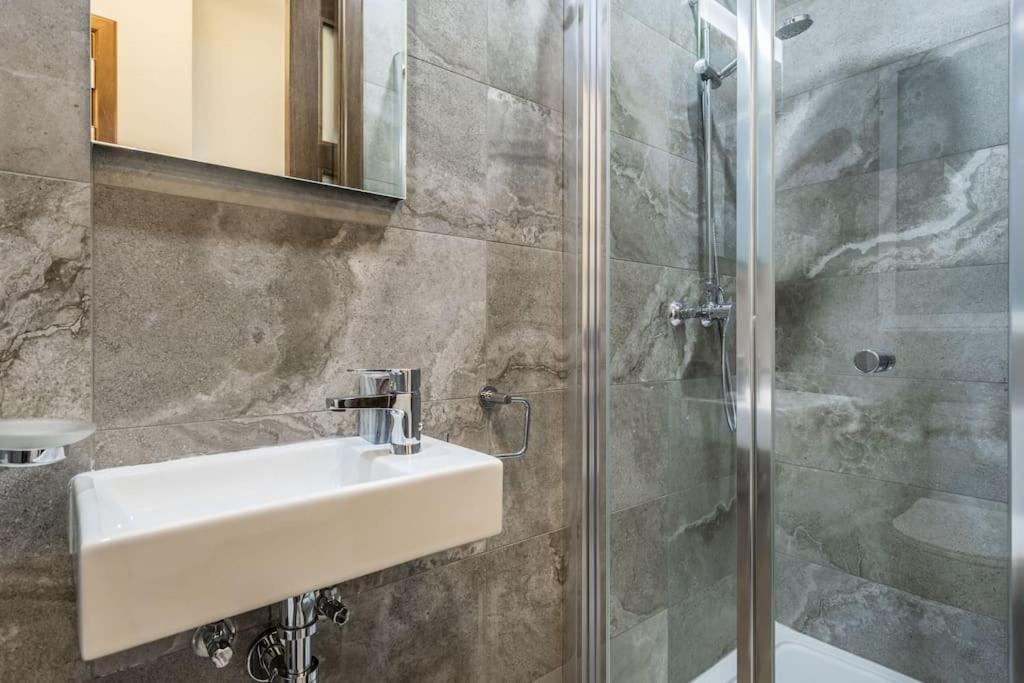 Appartamento Nocturnal Elegance By Solea