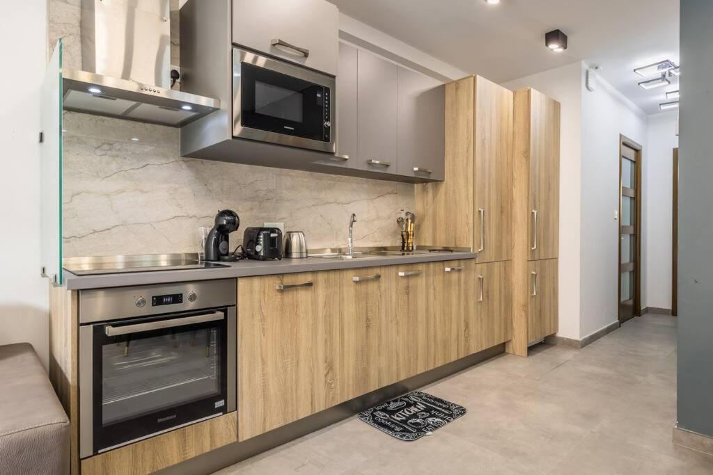 Nocturnal Elegance By Solea Apartman *